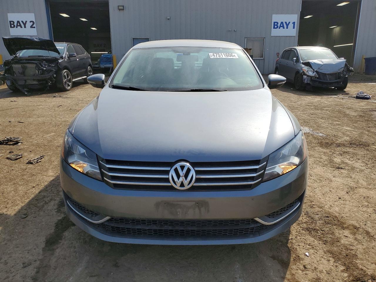 2012 VOLKSWAGEN PASSAT S photo 5