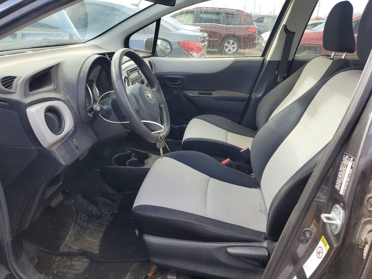 2012 TOYOTA YARIS 5-DOOR L photo 7