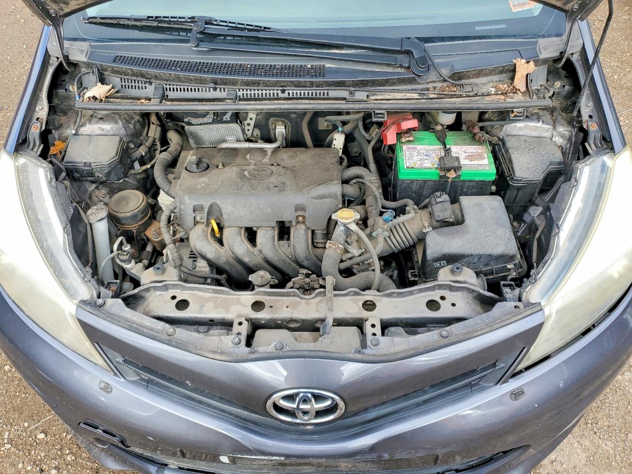 2012 TOYOTA YARIS 5-DOOR L photo 11