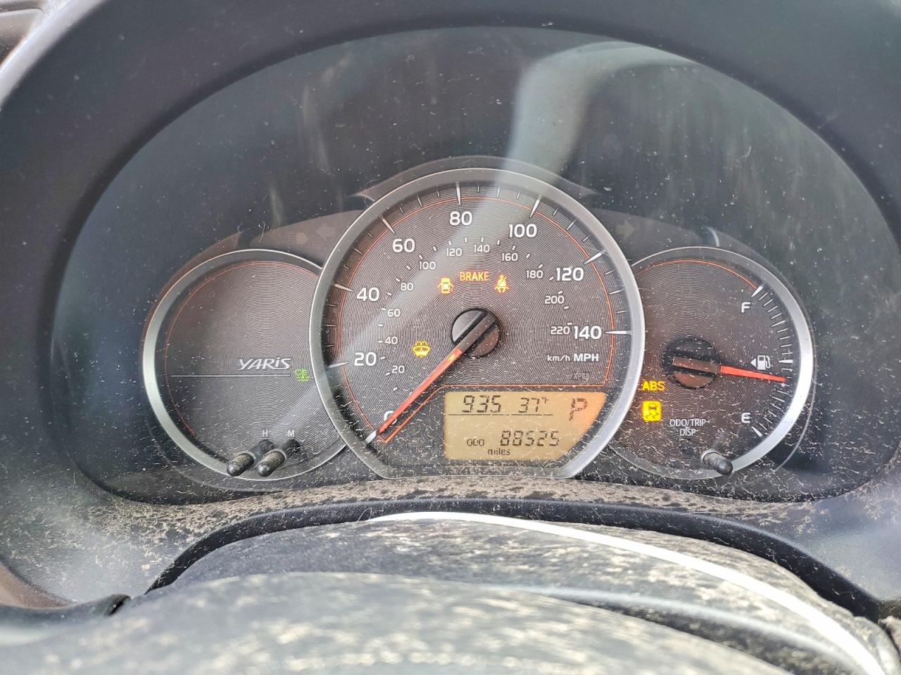 2012 TOYOTA YARIS 5-DOOR L photo 9