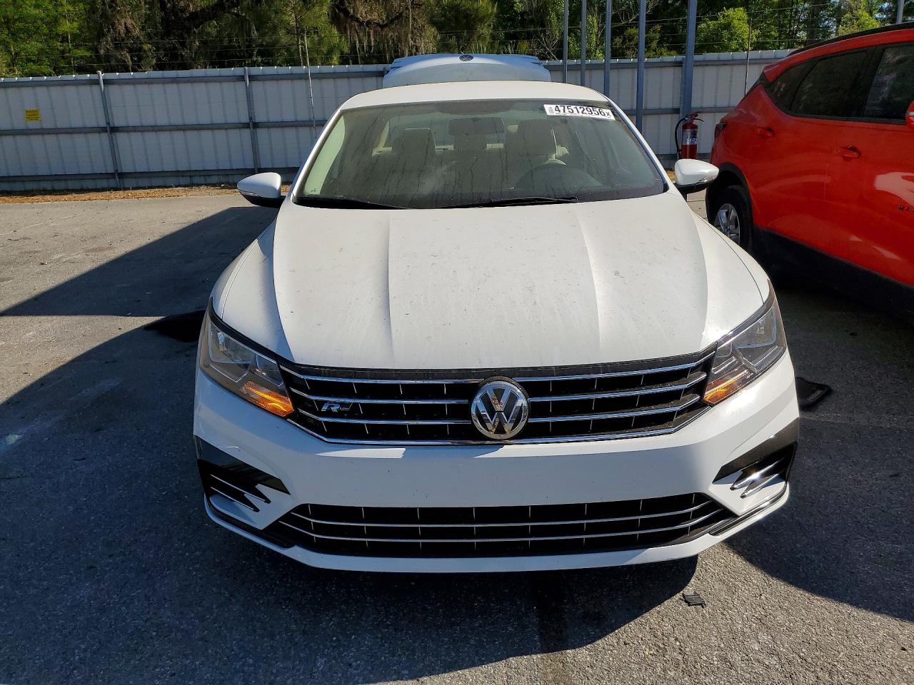 2017 VOLKSWAGEN PASSAT R-LINE photo 13