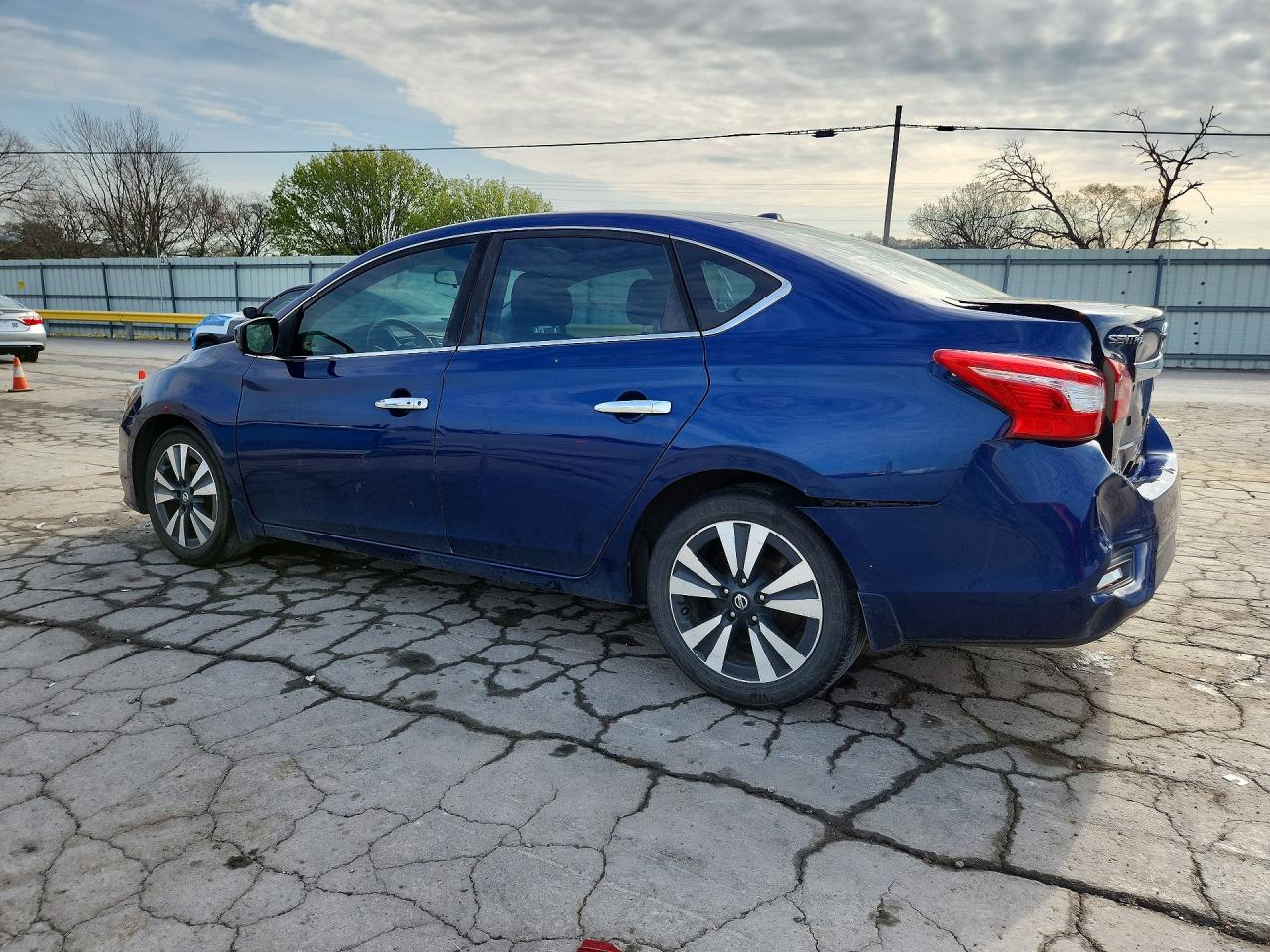 2019 NISSAN SENTRA SV photo 3