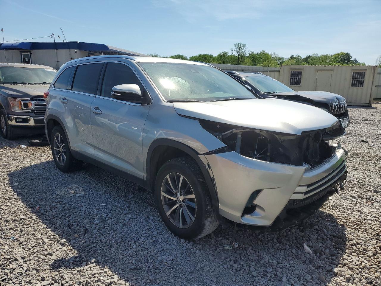 2019 TOYOTA HIGHLANDER XLE photo 7