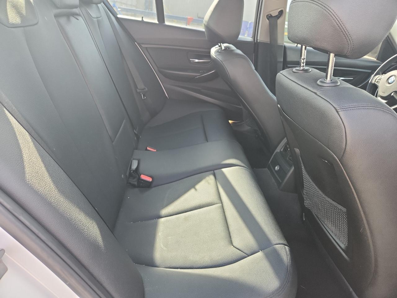 2016 BMW 320 I photo 19