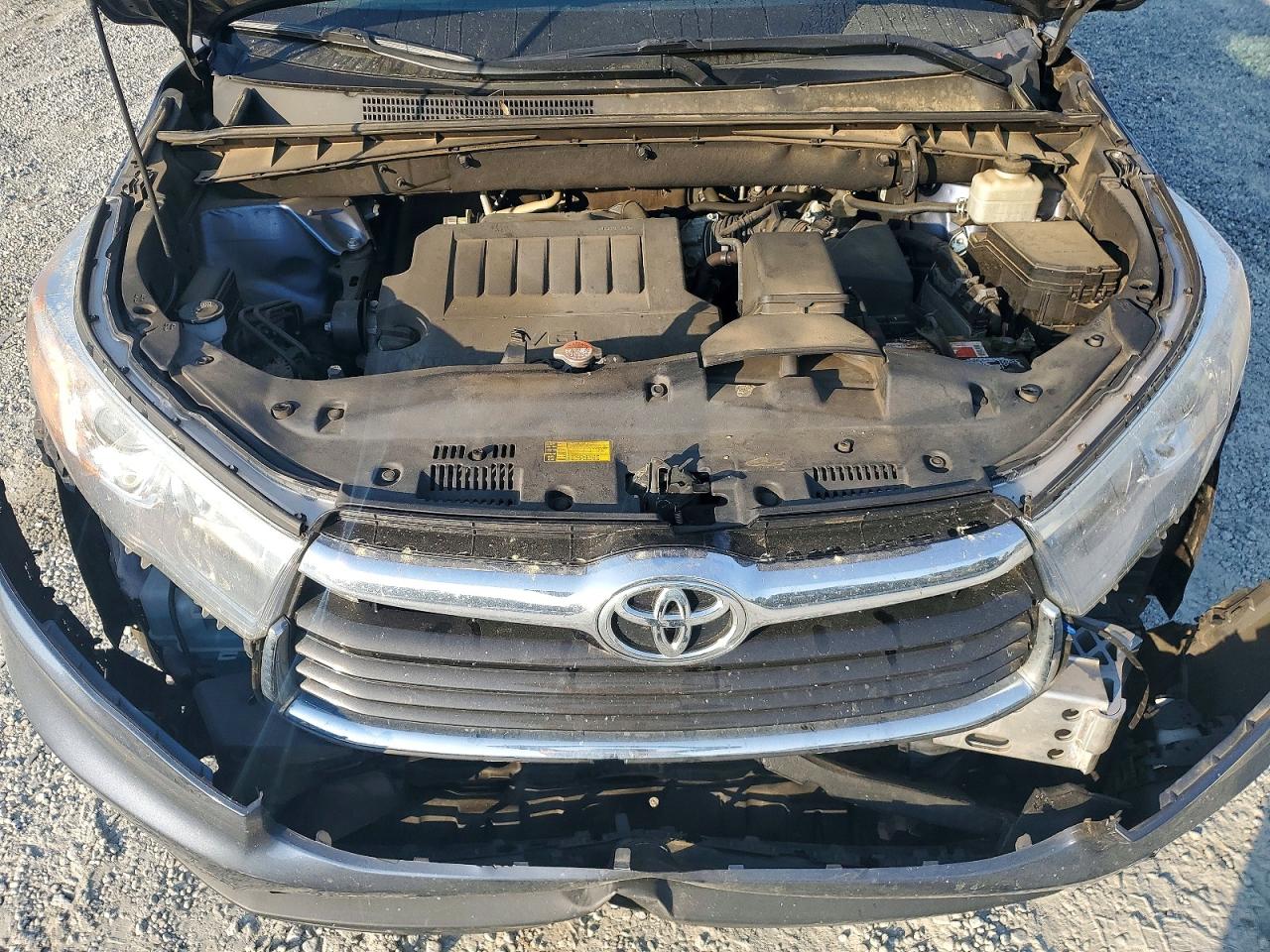 2016 TOYOTA HIGHLANDER XLE photo 12