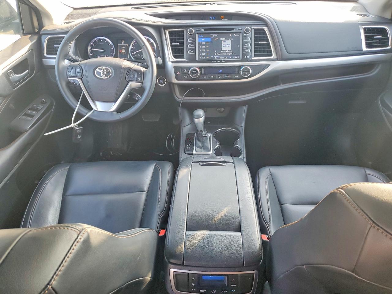 2016 TOYOTA HIGHLANDER XLE photo 8