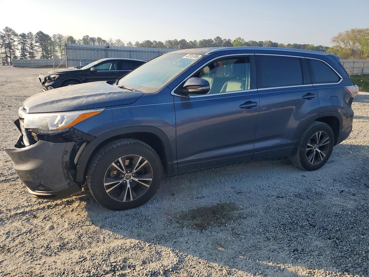 2016 TOYOTA HIGHLANDER