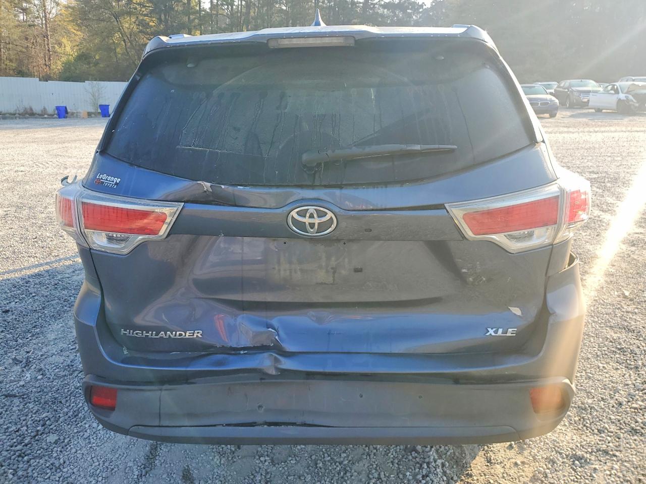 2016 TOYOTA HIGHLANDER XLE photo 6