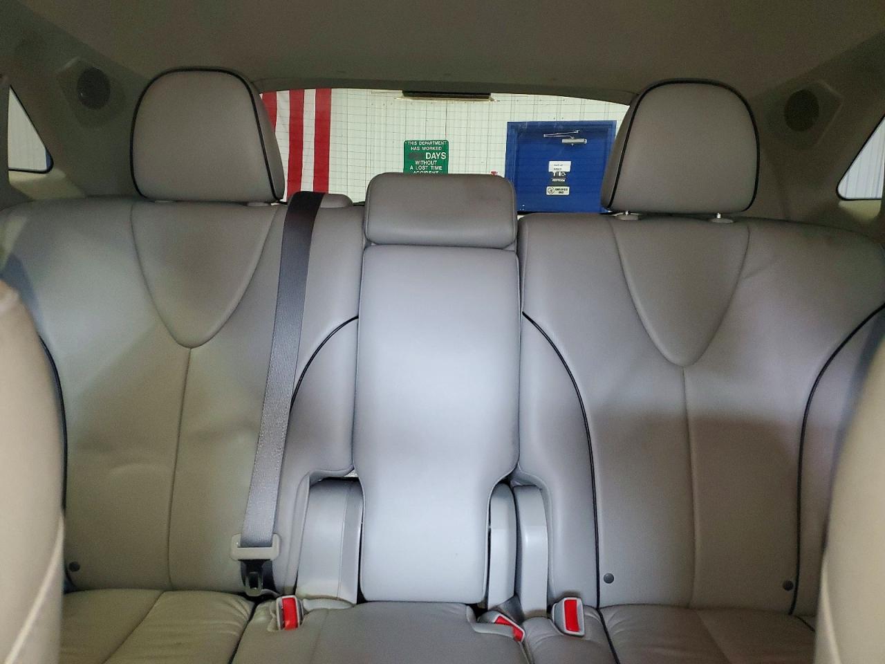 2011 TOYOTA VENZA AWD V6 photo 28