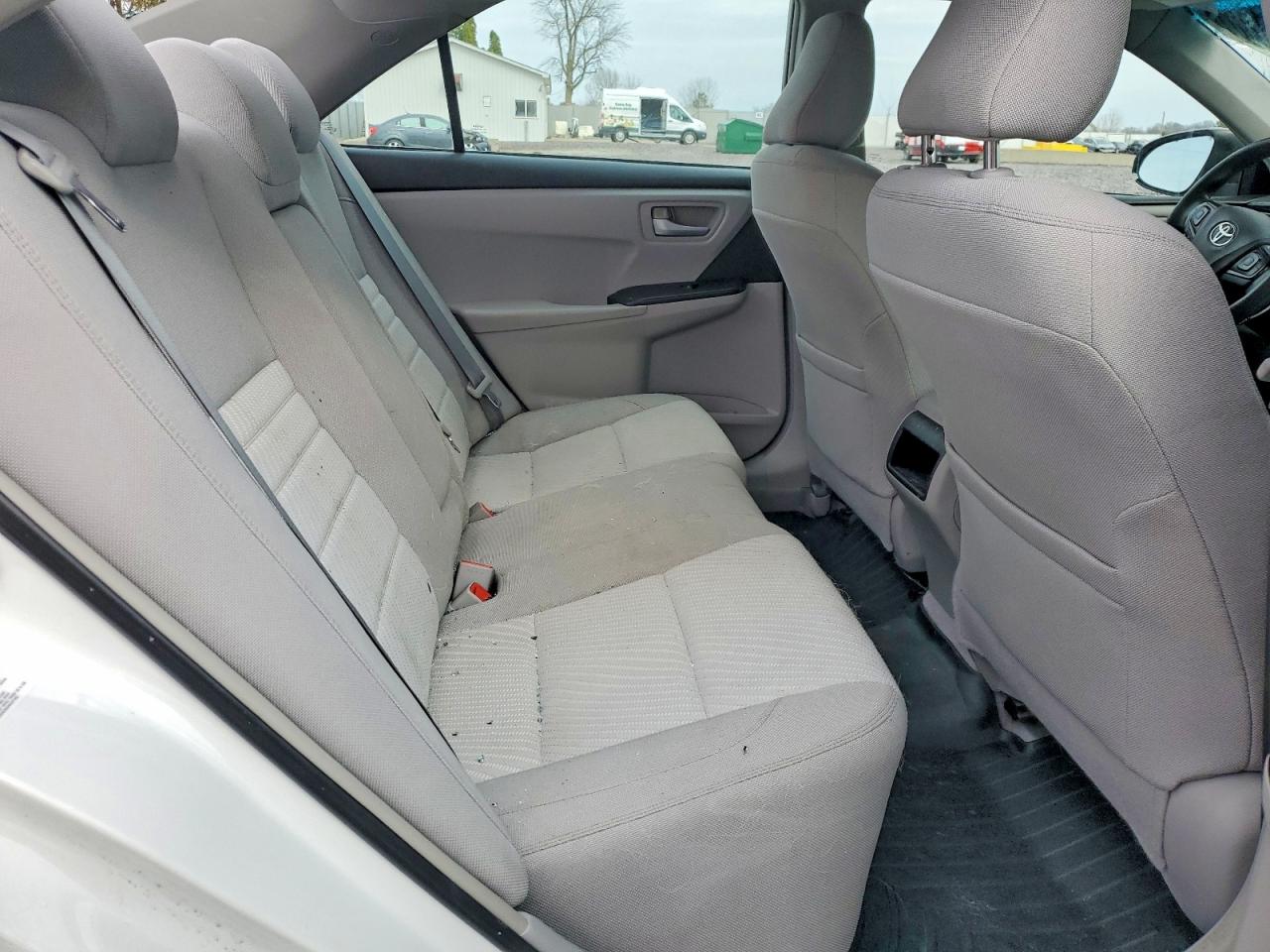 2015 TOYOTA CAMRY LE photo 10