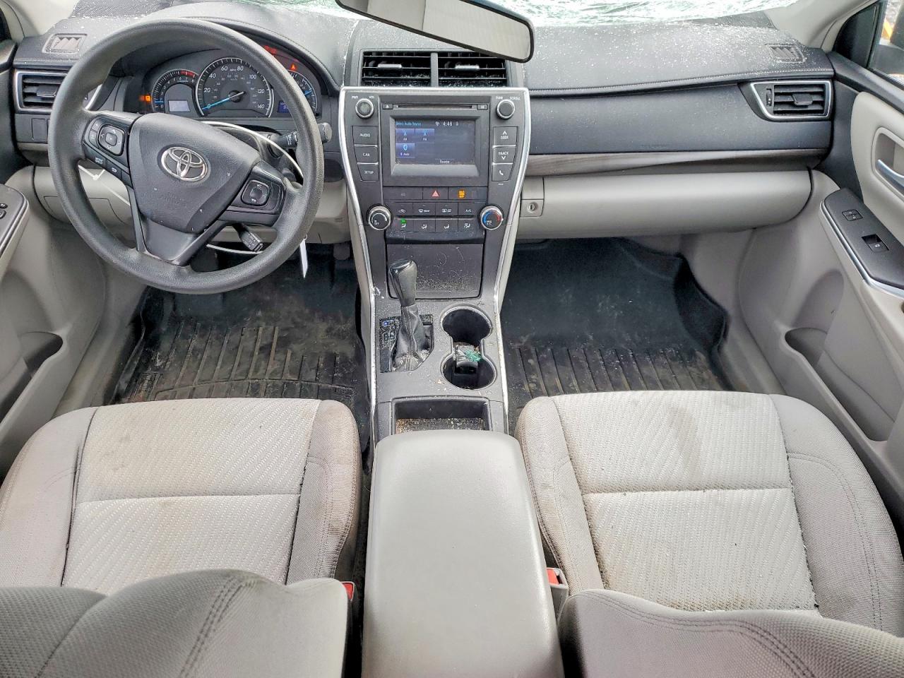2015 TOYOTA CAMRY LE photo 8