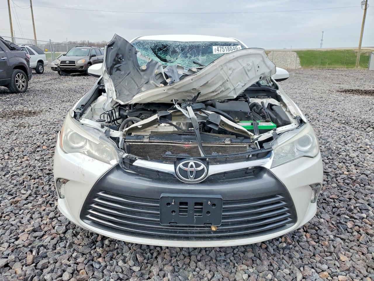 2015 TOYOTA CAMRY LE photo 5