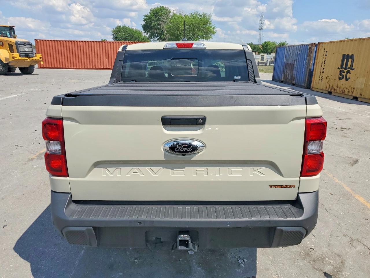 2024 FORD MAVERICK LARIAT TREMOR photo 16