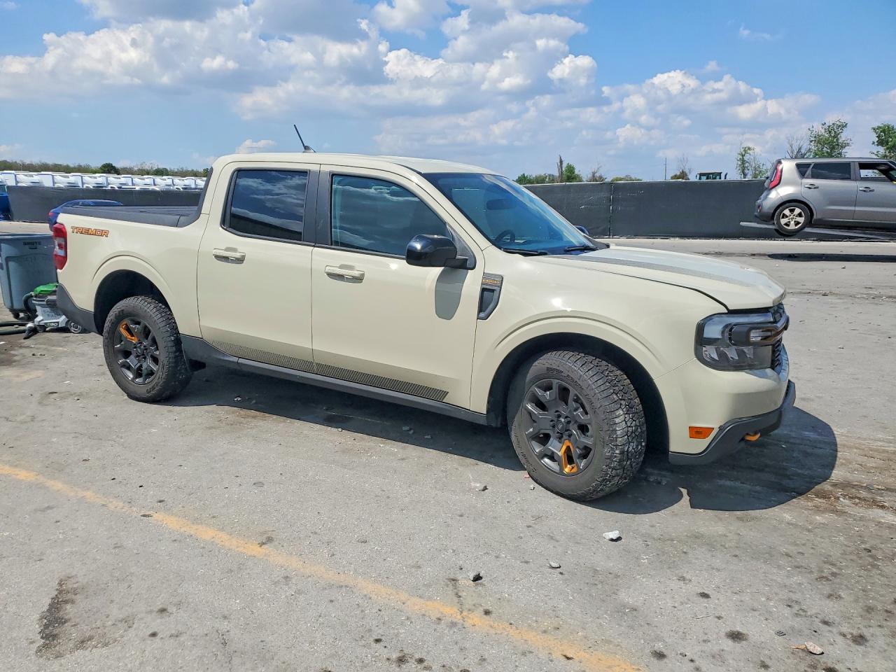 2024 FORD MAVERICK LARIAT TREMOR photo 10