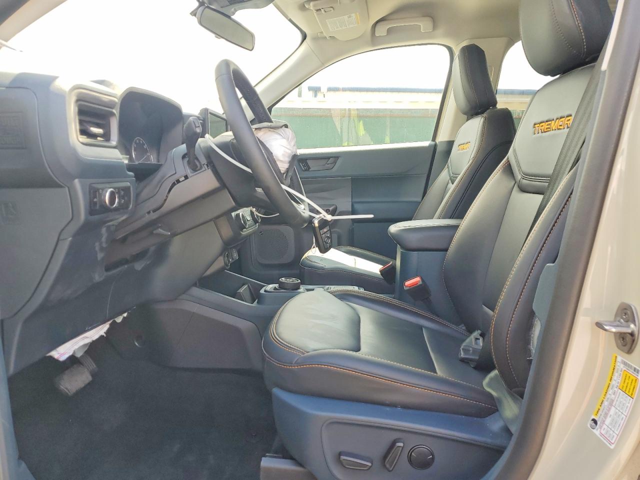 2024 FORD MAVERICK LARIAT TREMOR photo 19
