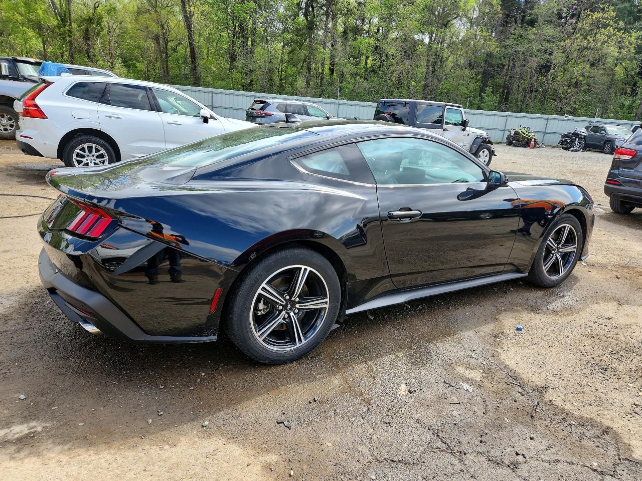 2024 FORD MUSTANG photo 5