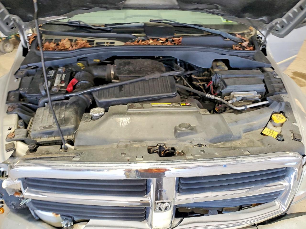2004 DODGE DURANGO SLT photo 34