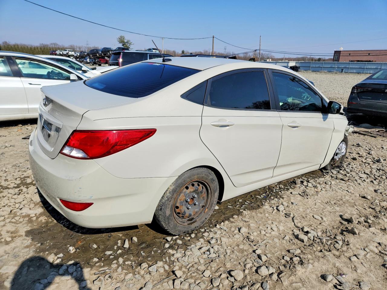 2016 HYUNDAI ACCENT SE photo 3