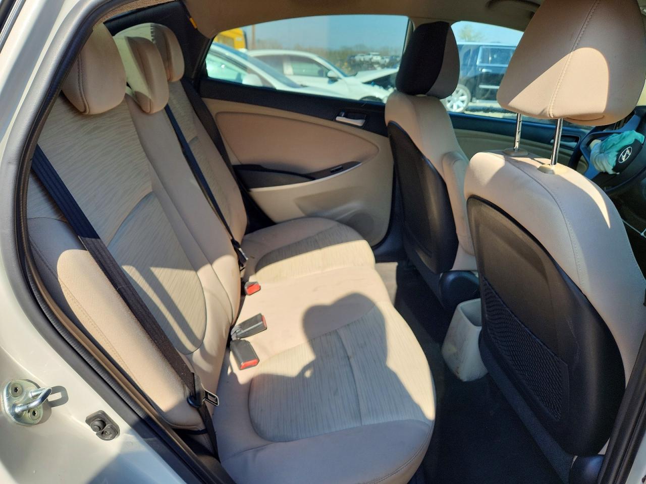 2016 HYUNDAI ACCENT SE photo 10