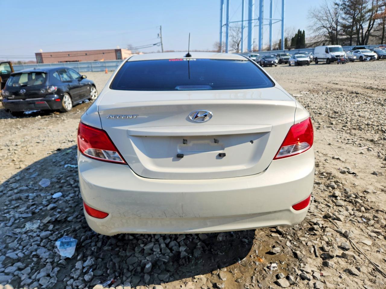 2016 HYUNDAI ACCENT SE photo 6