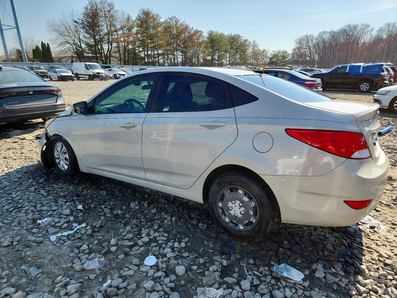 2016 HYUNDAI ACCENT SE photo 2