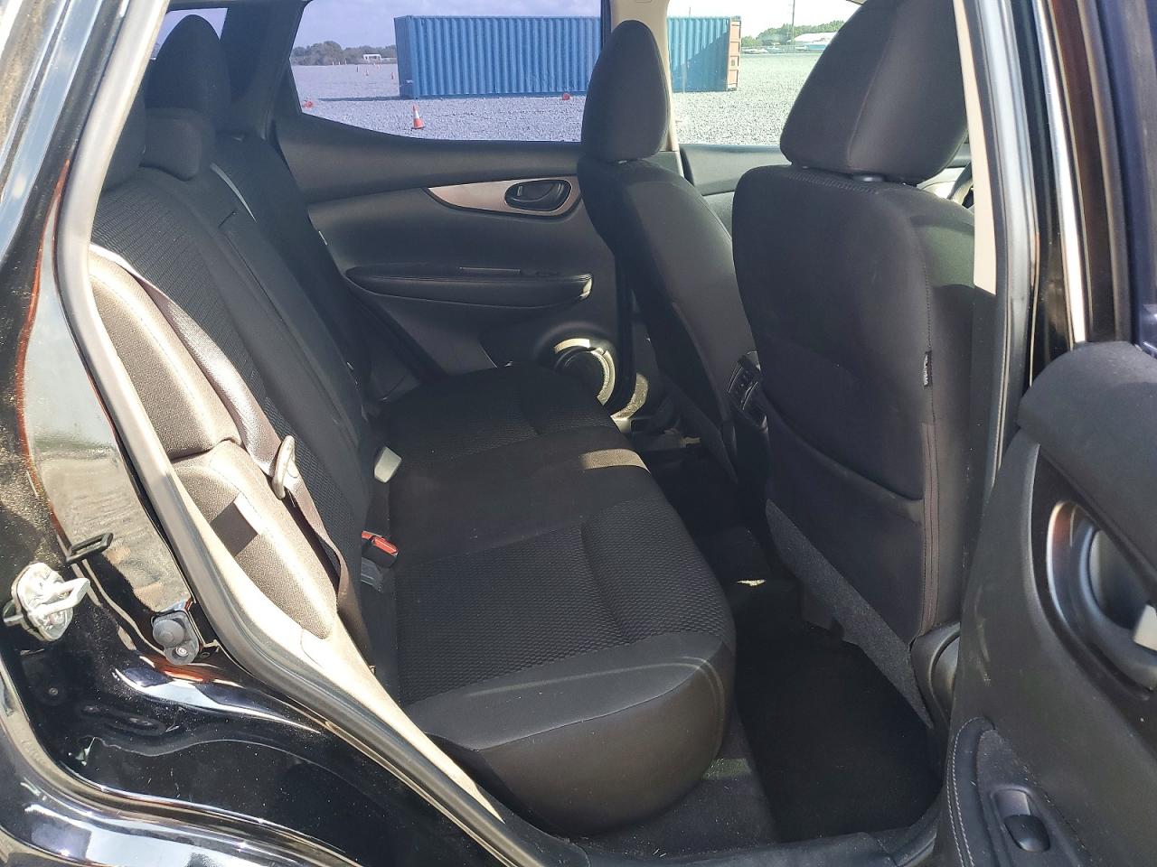 2020 NISSAN ROGUE SPORT S photo 28