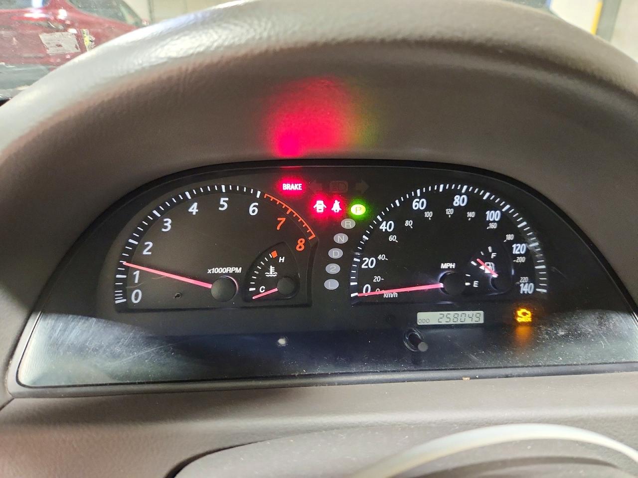 2004 TOYOTA CAMRY LE photo 9