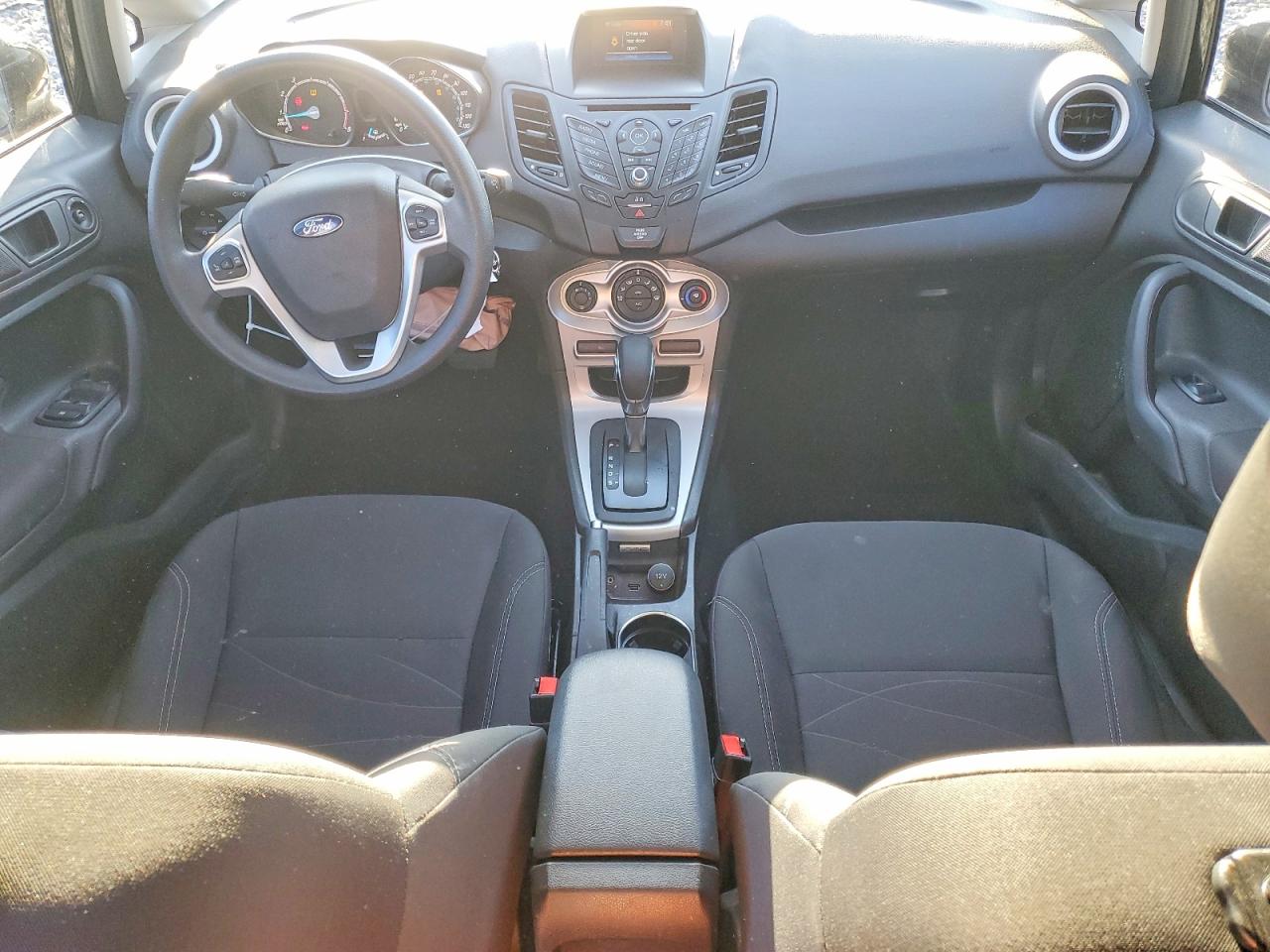 2019 FORD FIESTA SE photo 22