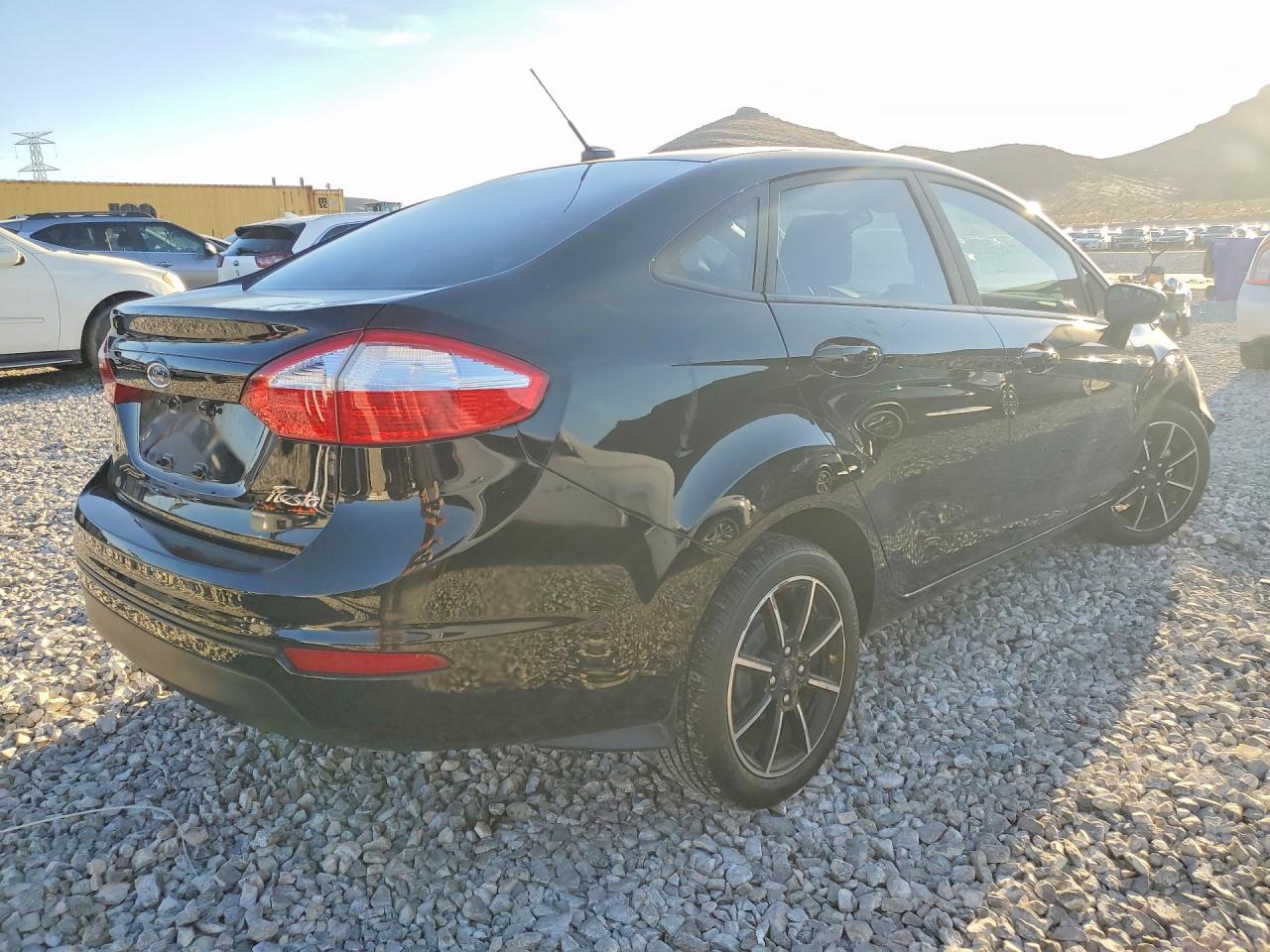 2019 FORD FIESTA SE photo 7