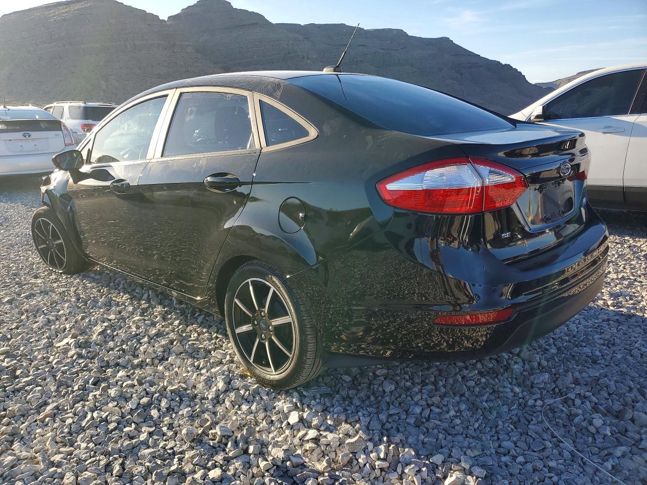 2019 FORD FIESTA SE photo 4