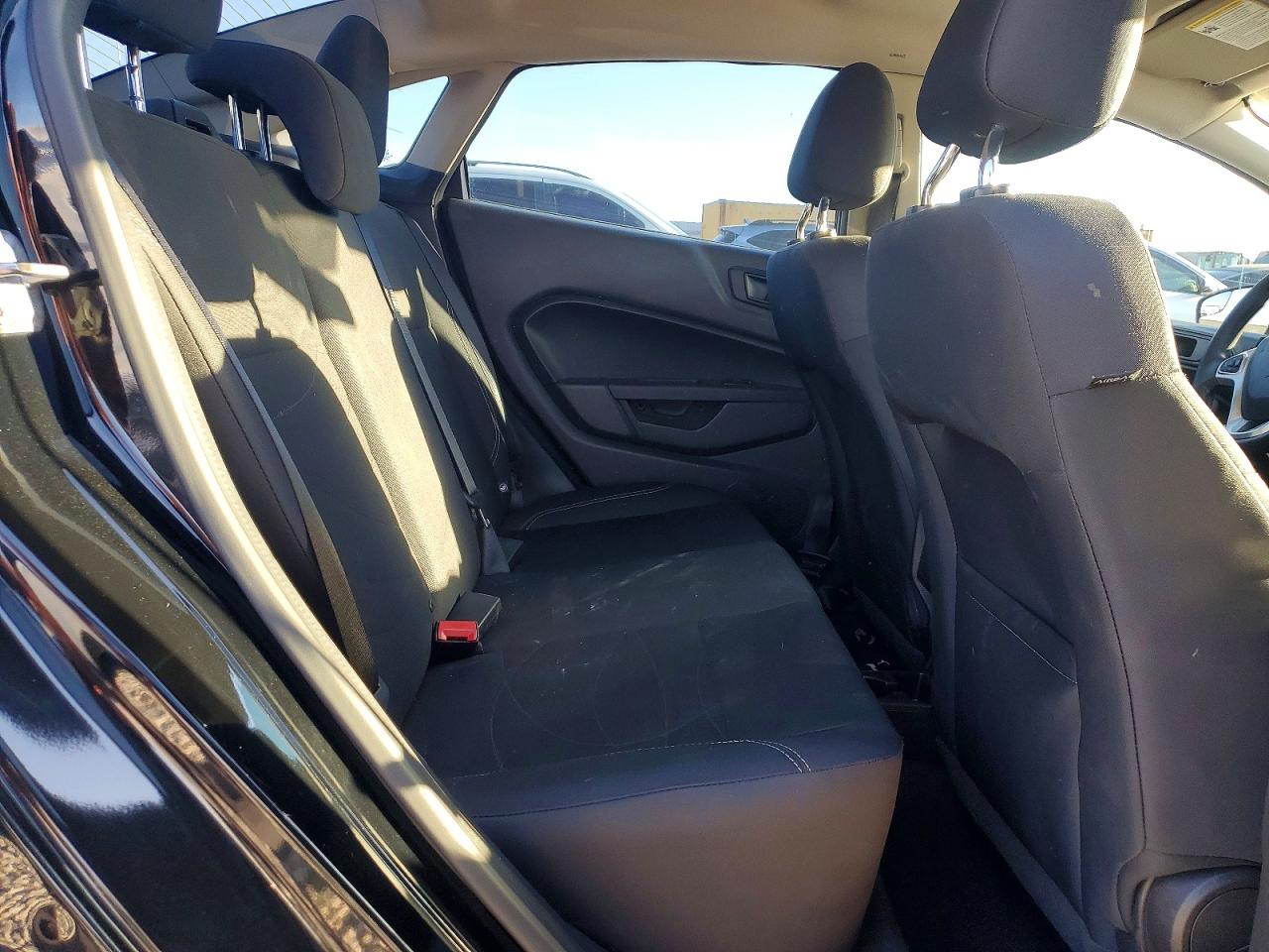 2019 FORD FIESTA SE photo 28