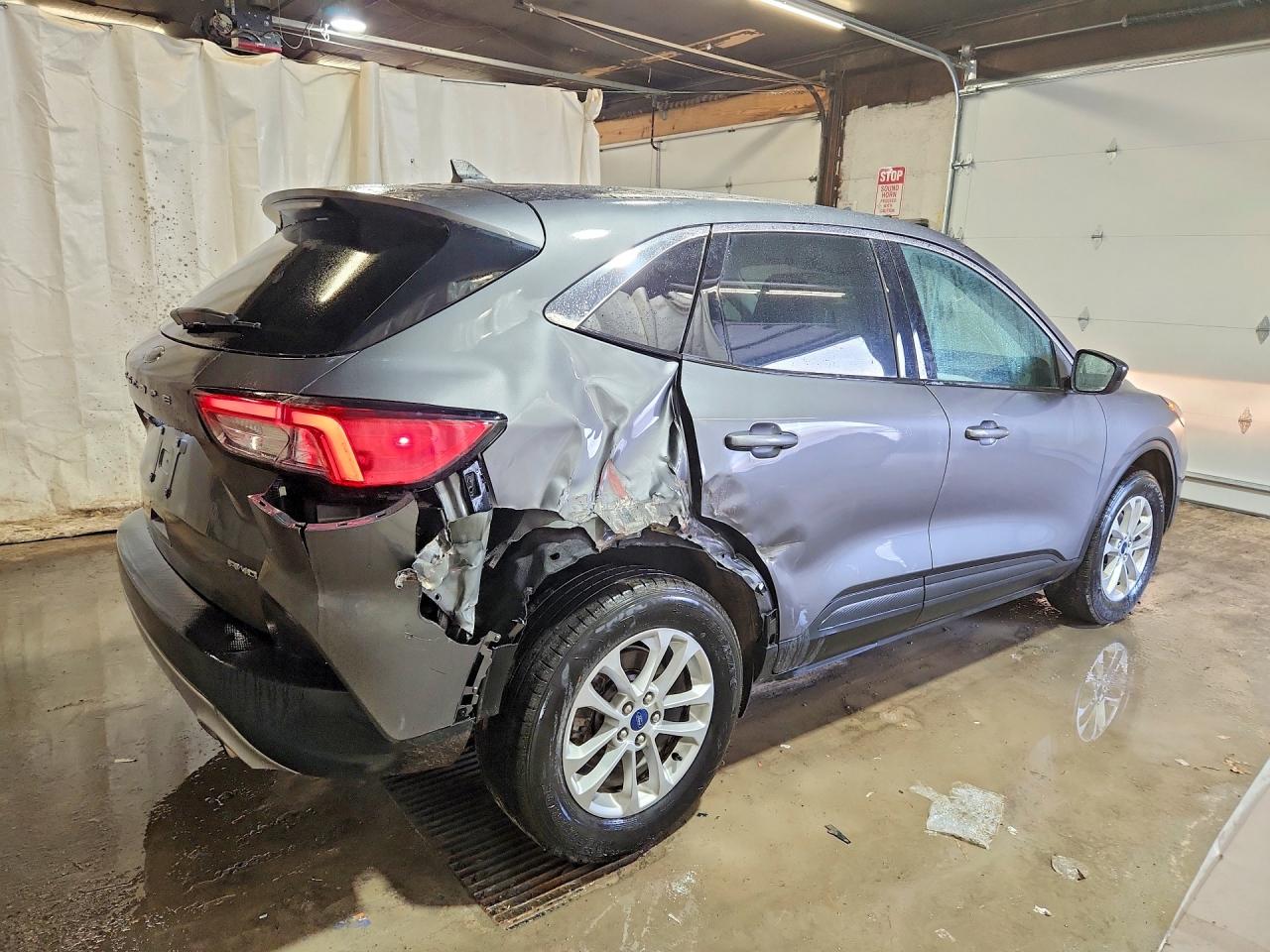 2022 FORD ESCAPE SE photo 3
