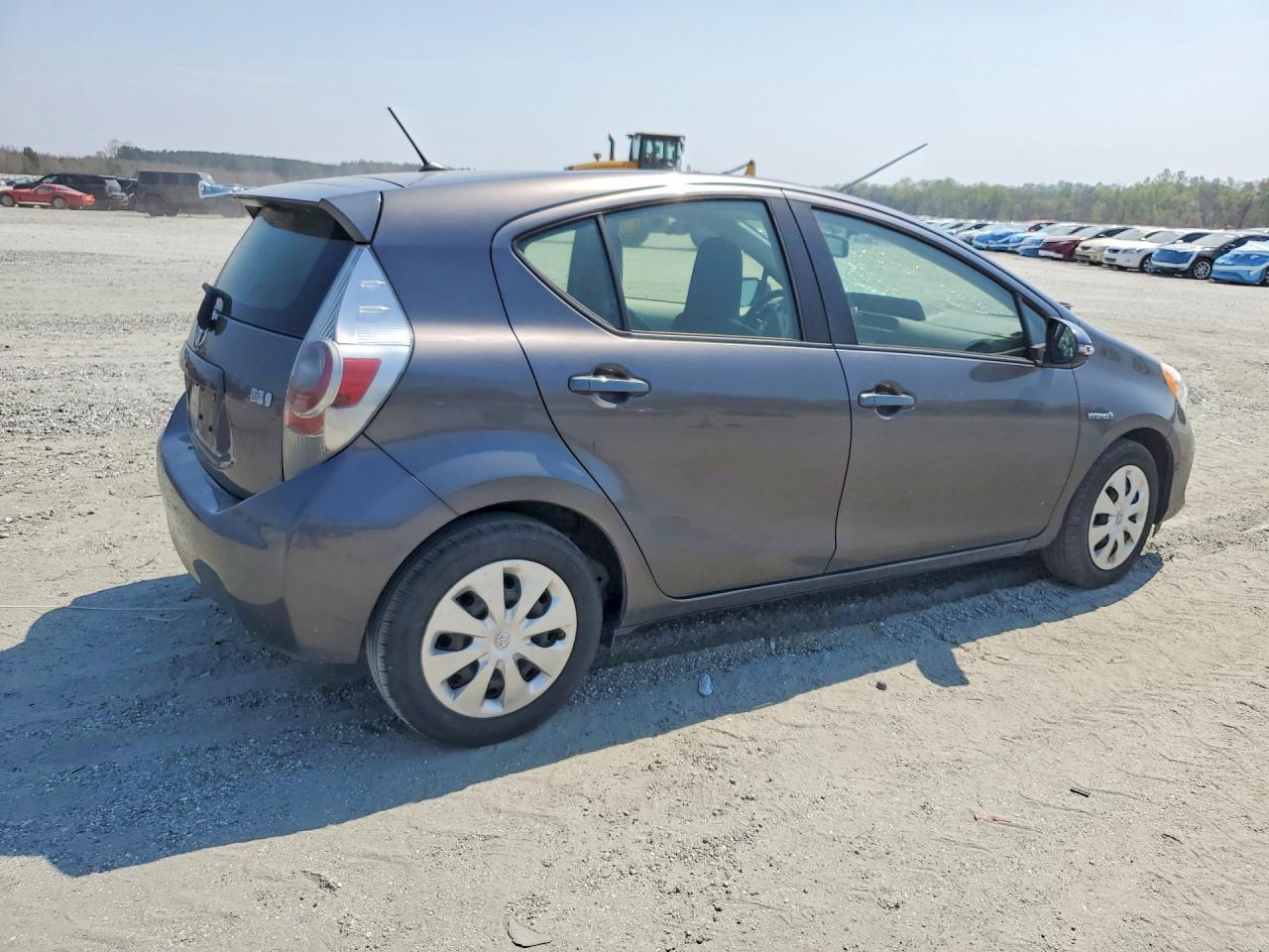 2014 TOYOTA PRIUS C ONE photo 5
