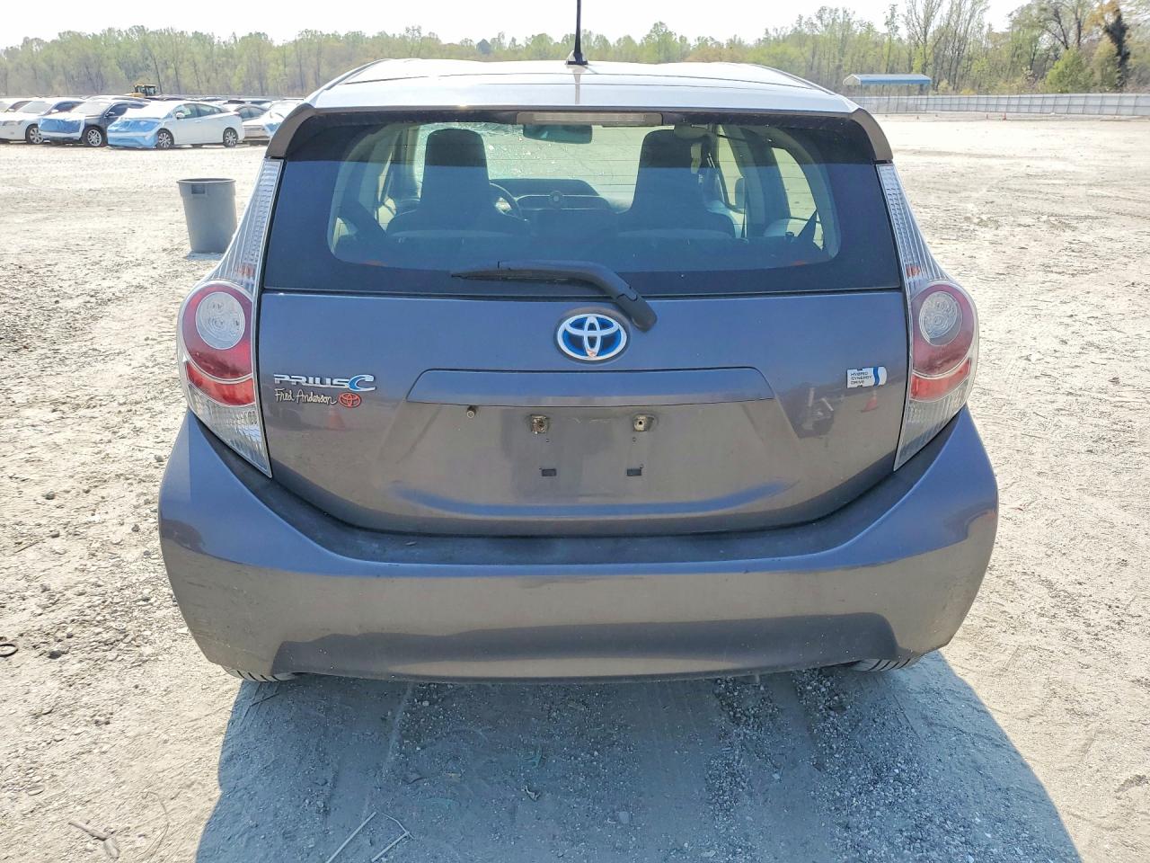 2014 TOYOTA PRIUS C ONE photo 11