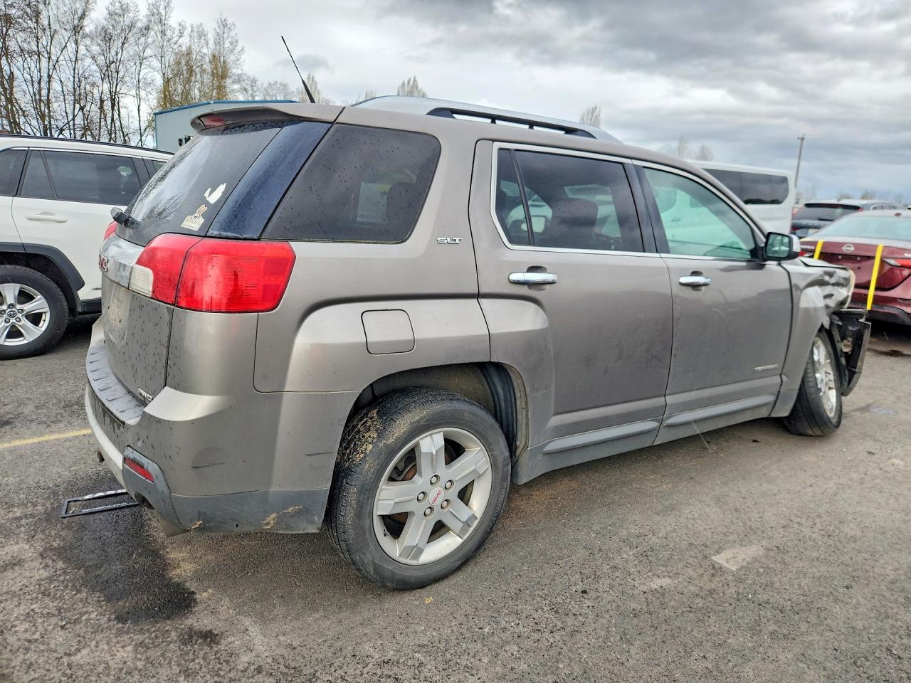 2012 GMC TERRAIN SLT photo 3