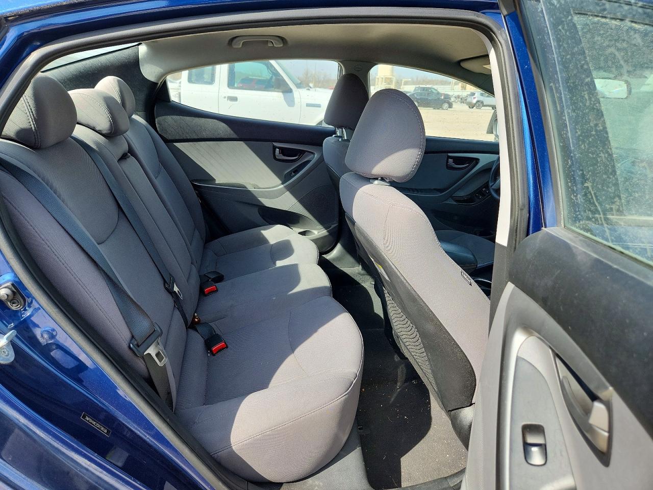 2016 HYUNDAI ELANTRA SE photo 19