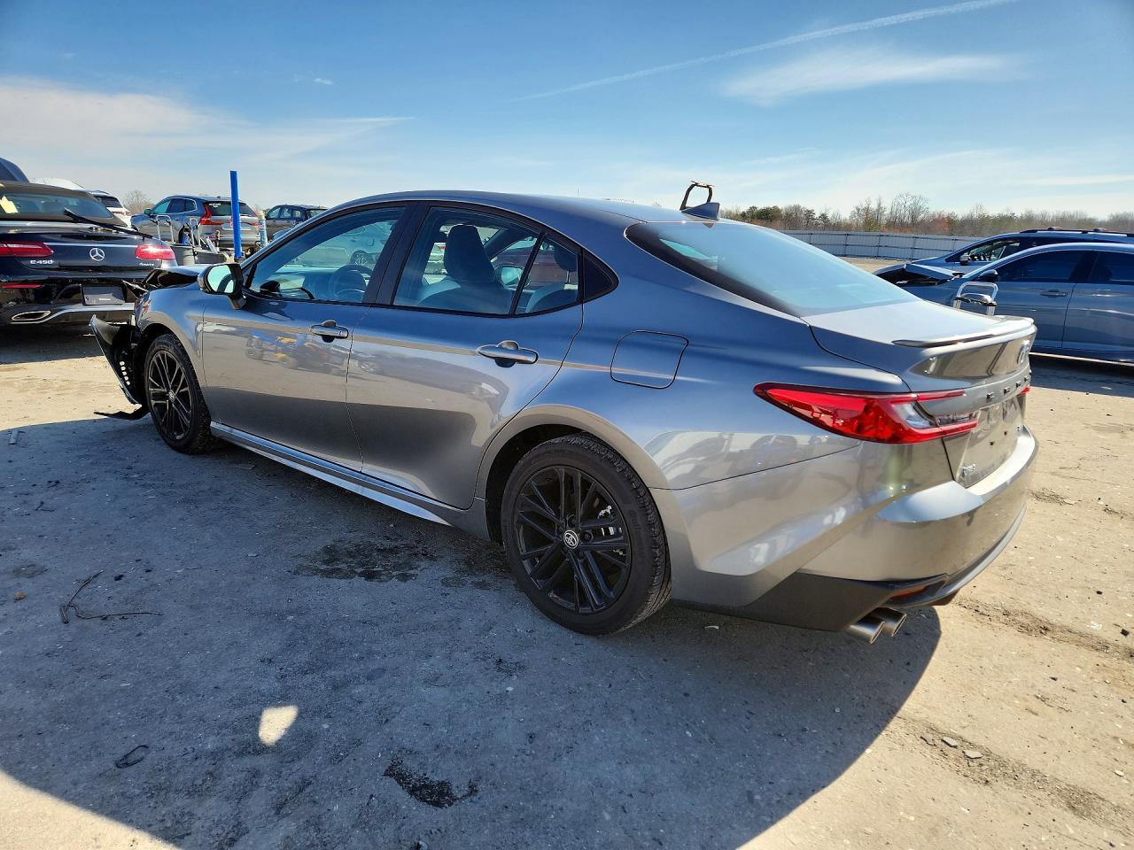 2026 TOYOTA CAMRY SE photo 3