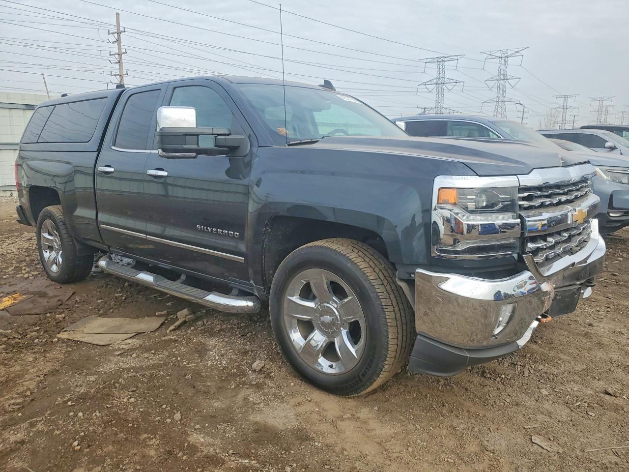 2017 CHEVROLET SILVERADO C1500 LTZ photo 4