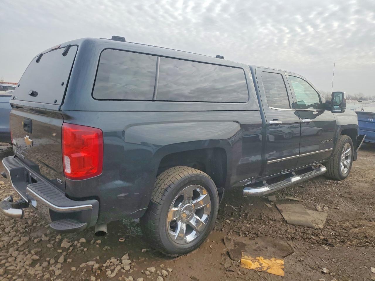 2017 CHEVROLET SILVERADO C1500 LTZ photo 3