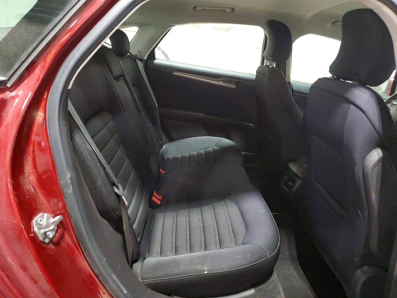 2015 FORD FUSION SE photo 28