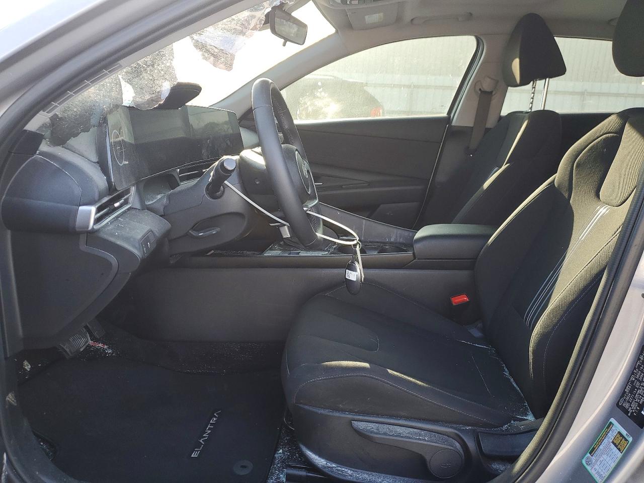 2025 HYUNDAI ELANTRA SEL CONVENIENCE photo 7