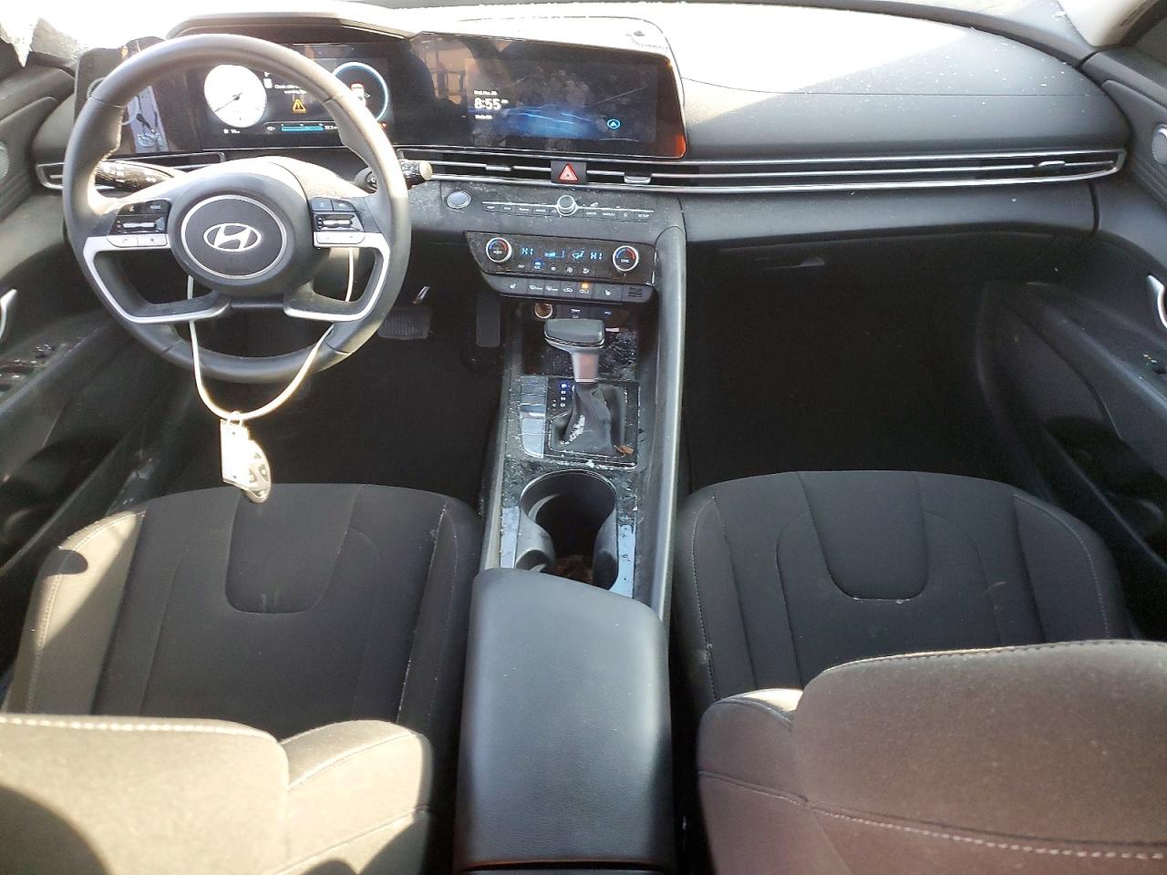 2025 HYUNDAI ELANTRA SEL CONVENIENCE photo 8
