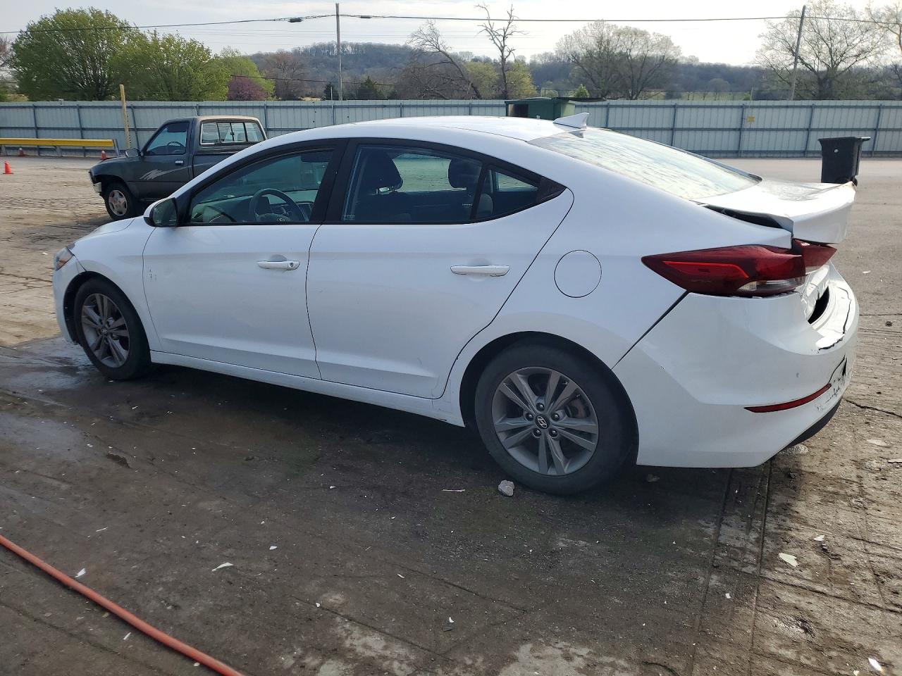 2018 HYUNDAI ELANTRA SEL photo 2