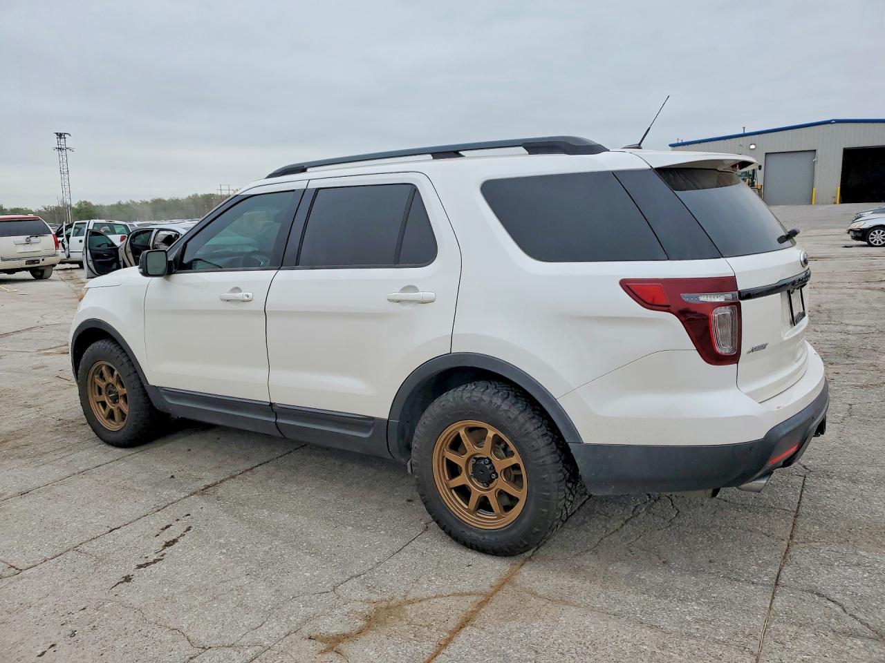 2015 FORD EXPLORER SPORT photo 2