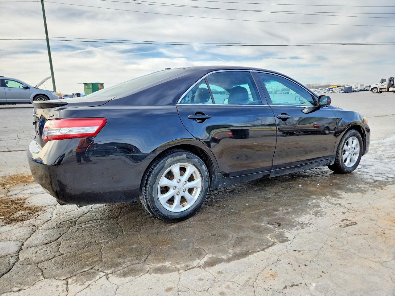 2011 TOYOTA CAMRY LE photo 7