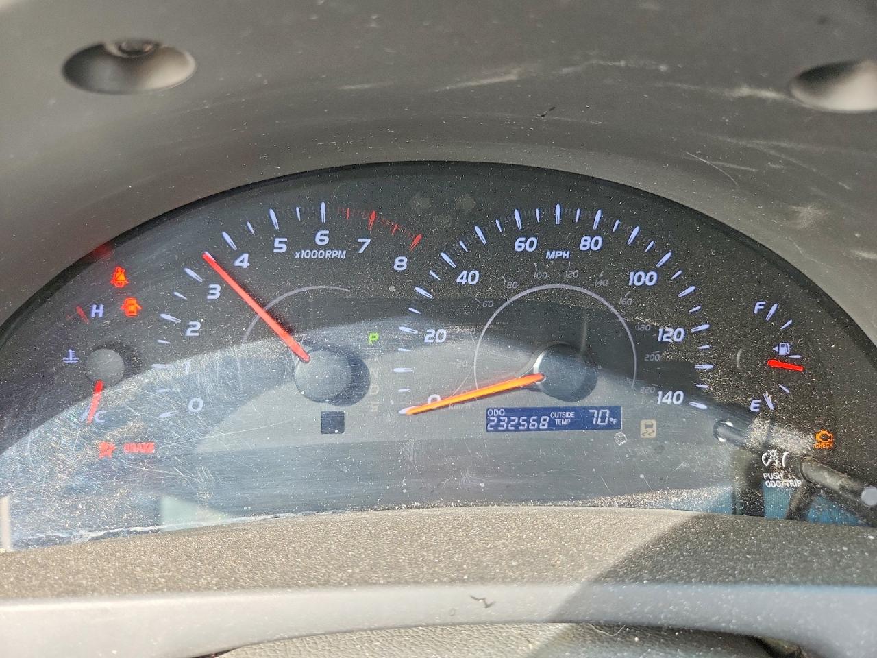 2011 TOYOTA CAMRY LE photo 25