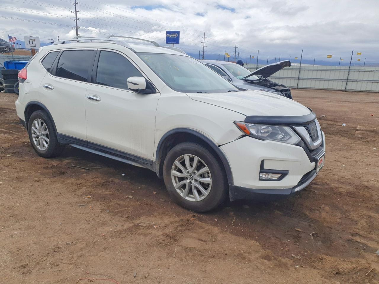 2017 NISSAN ROGUE SV photo 4