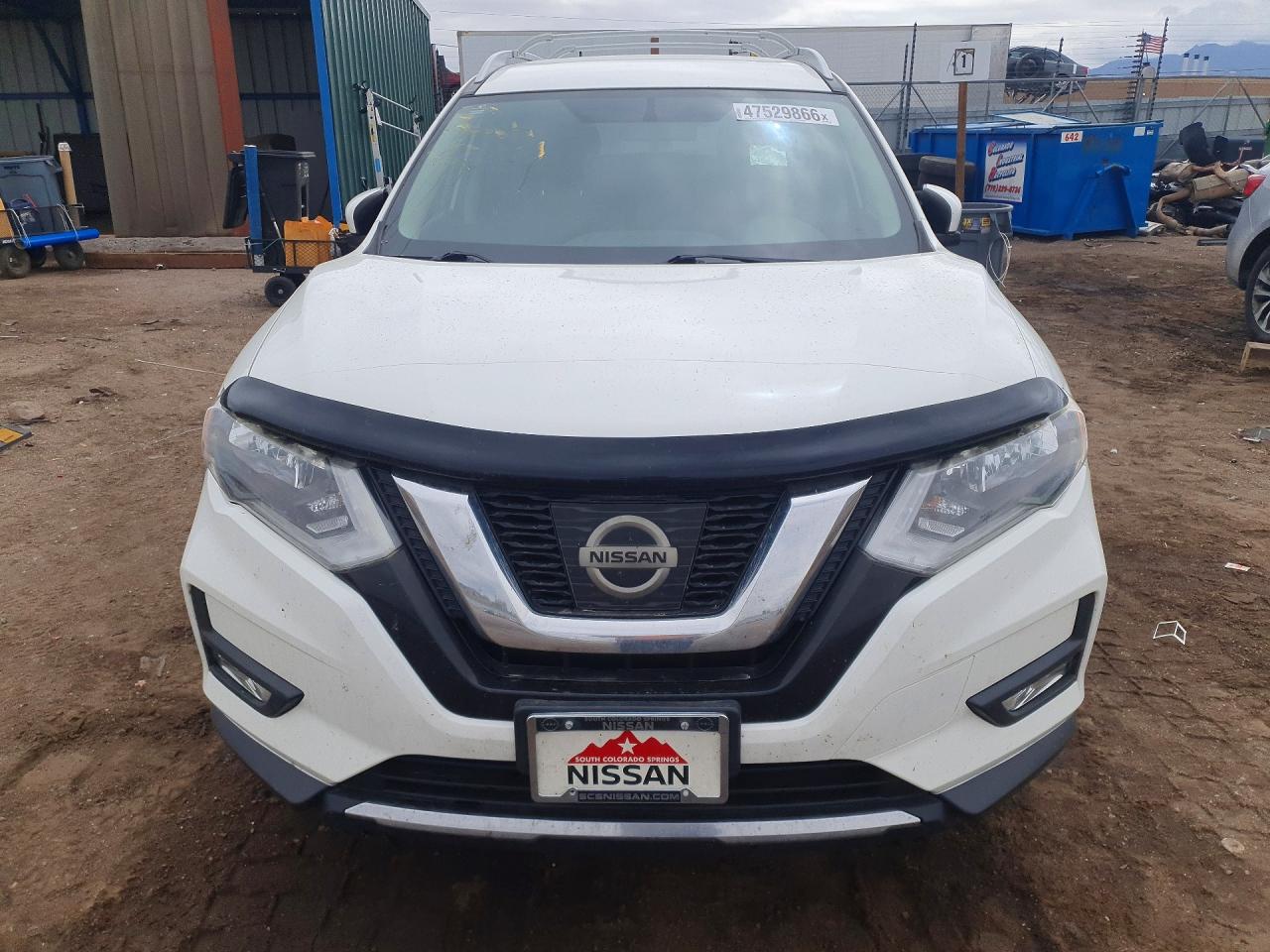 2017 NISSAN ROGUE SV photo 5