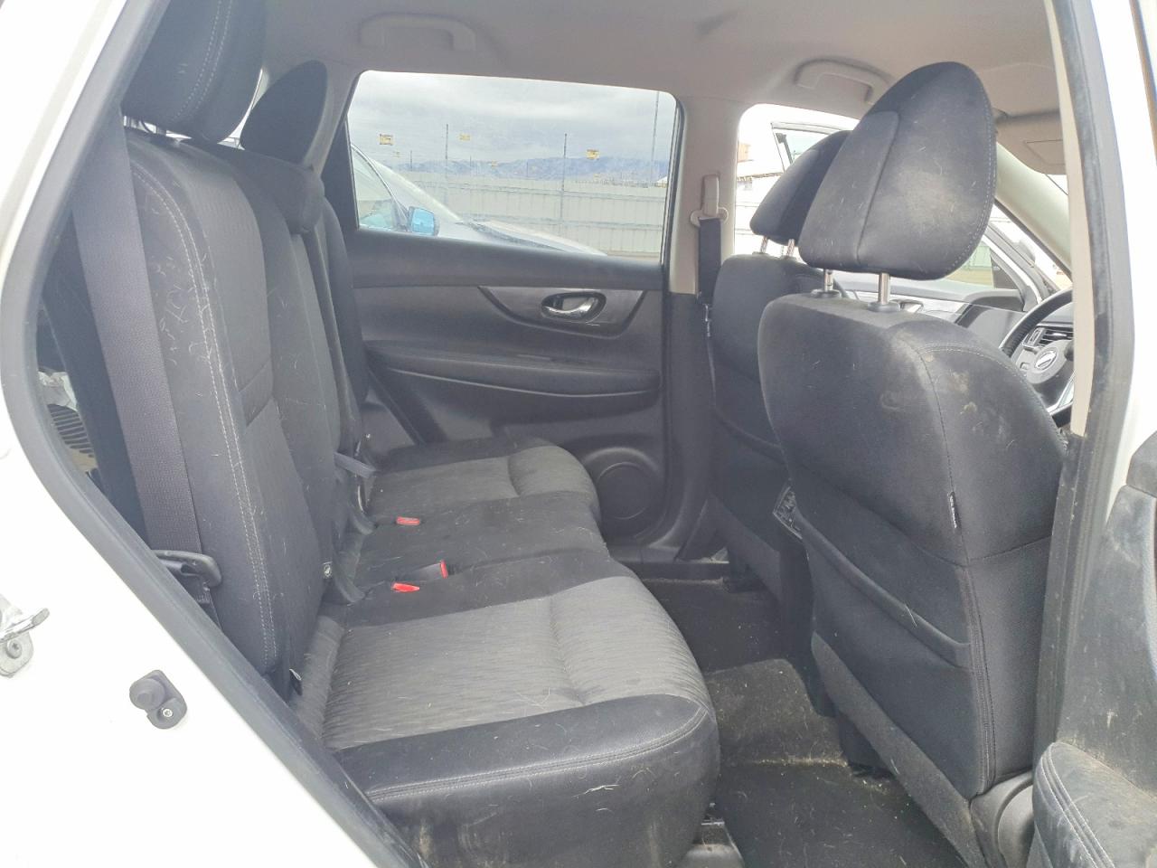 2017 NISSAN ROGUE SV photo 10