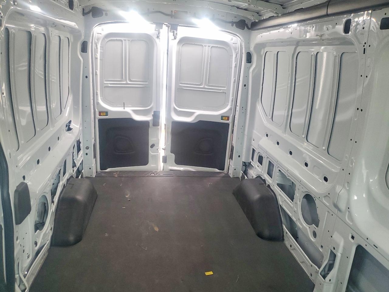 2025 FORD TRANSIT 250 DELIVERY VAN photo 21